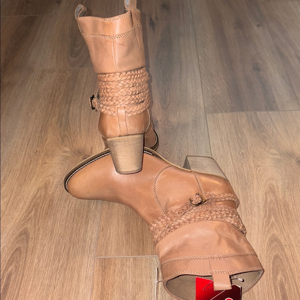 NWT Dingo Cowboy boots, size 10M. - Picture 5 of 5